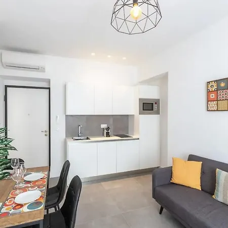 아파트 Cozy 2 Pieces, Emplacement Ideal - Wifi, Ac, 4pers 니스